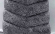 Load image into Gallery viewer, Epona Faux Fur Vest