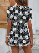 Load image into Gallery viewer, Ruche V-Neck Petal Sleeve Top