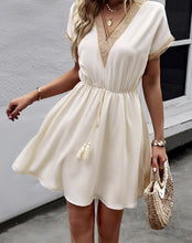 Load image into Gallery viewer, Contrast V-Neck Tassel Tie Dress