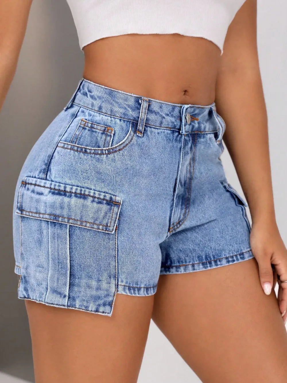 Zosia Mid-Rise Waist Denim Shorts with Pockets