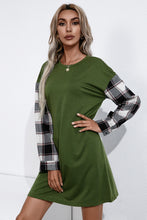 Load image into Gallery viewer, Sira Plaid Sleeve Contrast T-Shirt Dress
