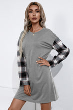 Load image into Gallery viewer, Sira Plaid Sleeve Contrast T-Shirt Dress
