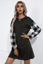 Load image into Gallery viewer, Sira Plaid Sleeve Contrast T-Shirt Dress
